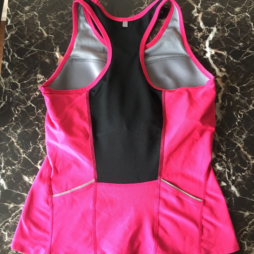 Nike Dri-Fit Razorback - Picture 4 of 4
